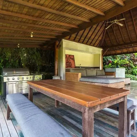 Jungle Villa! Breath-Taking Views & Near Ubud!
