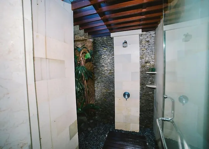 Jungle Villa! Breath-taking Views & Near Ubud!