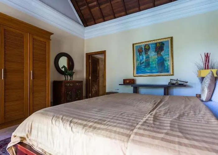 Jungle Villa! Breath-taking Views & Near Ubud! *
