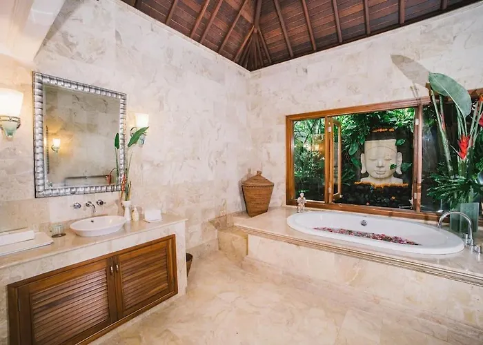 Jungle Villa! Breath-taking Views & Near Ubud!