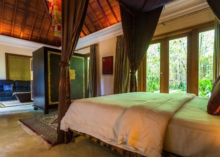 Villa Jungle Villa! Breath-taking Views & Near Ubud!