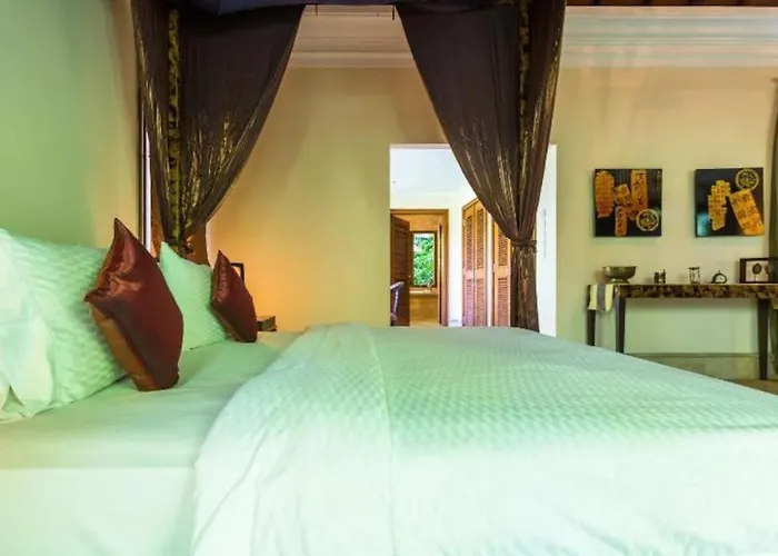 Jungle Villa! Breath-taking Views & Near Ubud! *
