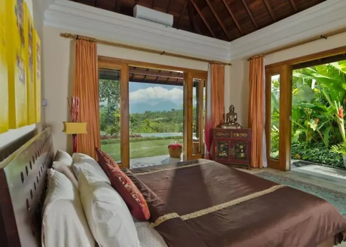 Jungle Villa! Breath-taking Views & Near Ubud! *