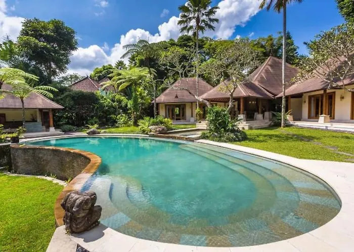 Villa Jungle Villa! Breath-taking Views & Near Ubud!