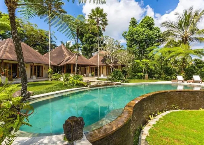 Jungle Villa! Breath-taking Views & Near Ubud! *